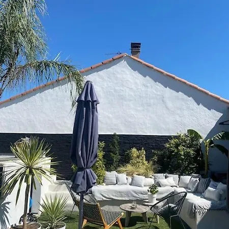 Maison De Type Loft Avec Piscine *
