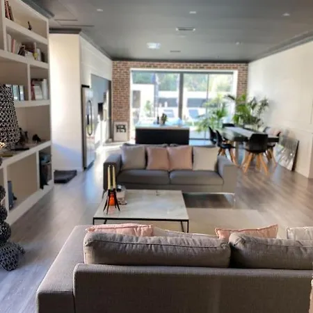 Maison De Type Loft Avec Piscine Apartment Nimes