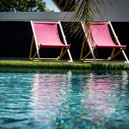 Apartment Maison De Type Loft Avec Piscine Nimes