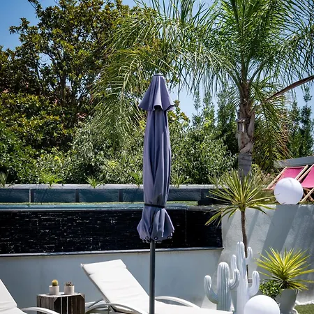 Maison De Type Loft Avec Piscine *